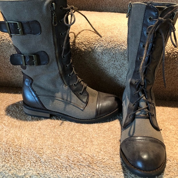 Great skirt BOOTS 🥾 - Picture 2 of 11